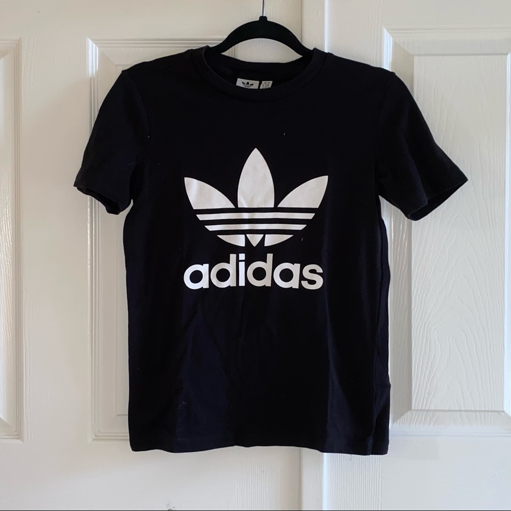 NWOT UO Black Adidas Logo Short Sleeve T-Shirt
